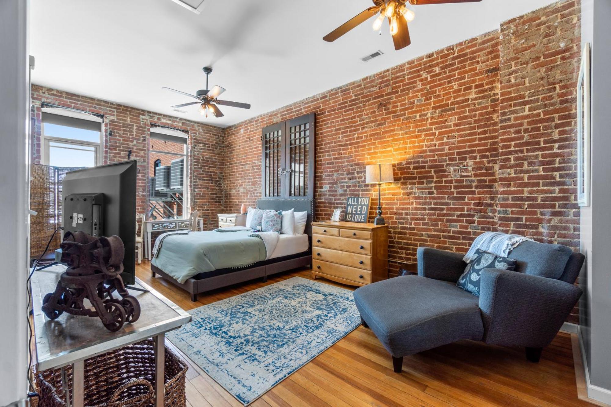 Appartement Downtown Loft Amazing Bath Tub & Shower #9 *