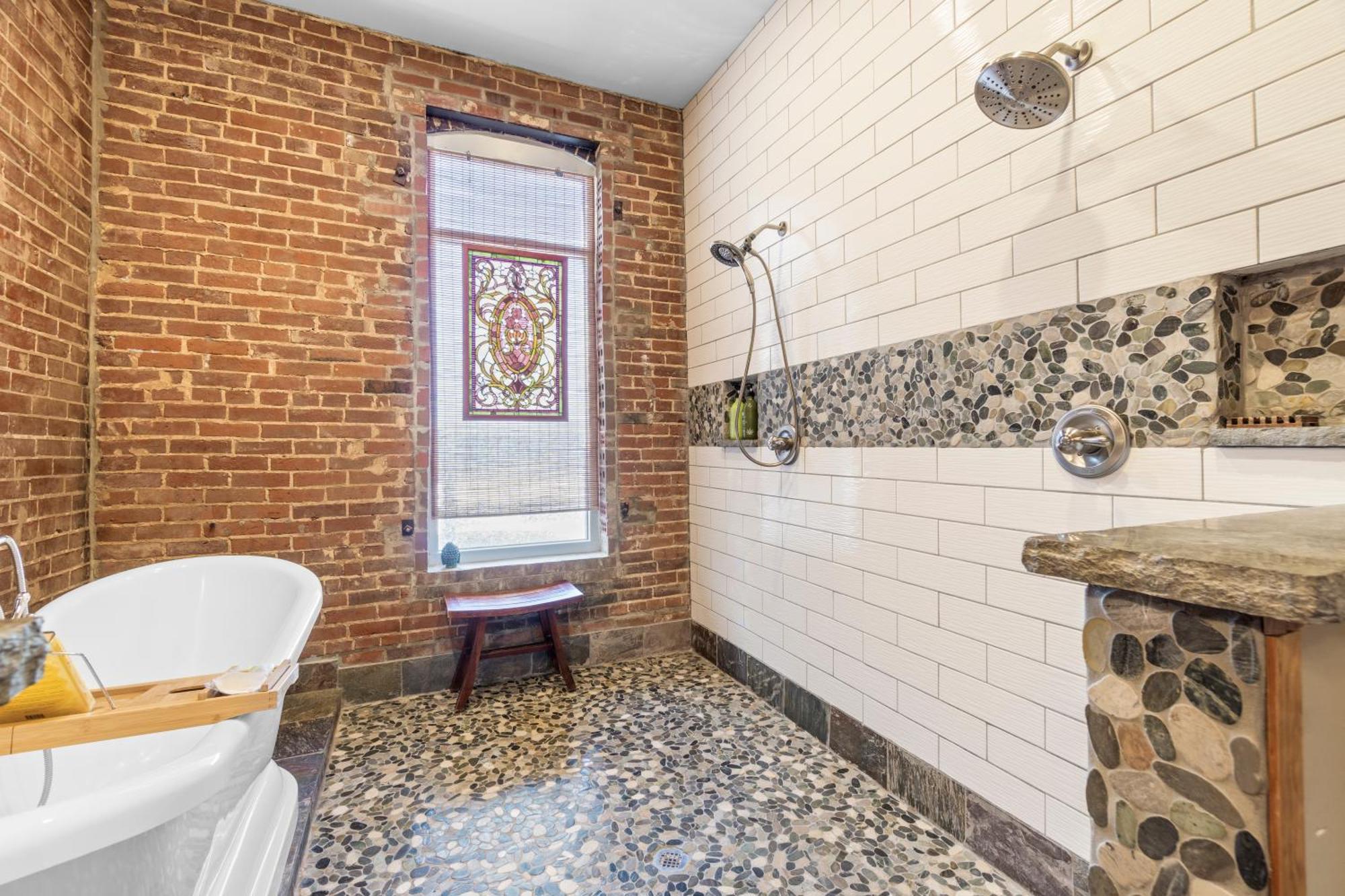 Downtown Loft Amazing Bath Tub & Shower #9