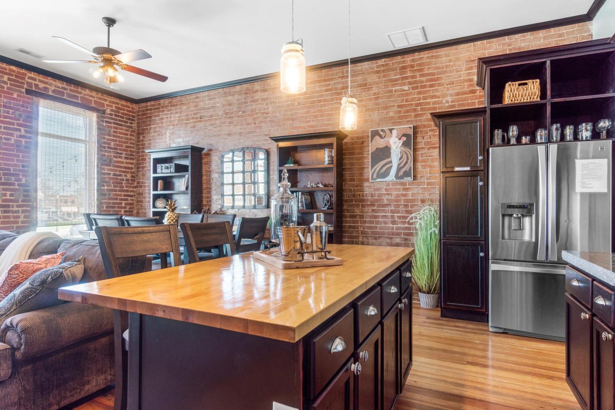 Downtown Loft Amazing Bath Tub & Shower #9 Appartement